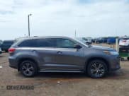 ✅ 2018 Toyota Highlander LE • VIN: 5TDZZRFH5JS282343 • Lot: 42706675. Listed on IAAI with 206,285 mi. Free auction sales archive from the USA and detailed vehicle history report at DreamBid. Image 13.