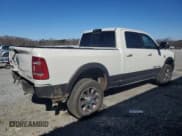 ✅ 2022 Ram 2500 Longhorn • VIN: 3C6UR5GL6NG131450 • Lot: 46022085. Wystawiony na Copart z przebiegiem 63 301 mil. Bezpłatny archiwum sprzedaży aukcyjnych z USA i szczegółowy raport historii pojazdu na DreamBid. Zdjęcie 3.