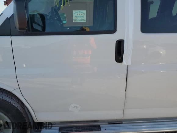 ✅ 2012 Chevrolet Express Passenger 1LT • VIN: 1GAZGYFG6C1134377 • Lot: 75669234. Wystawiony na Copart z przebiegiem Nie podano. Bezpłatny archiwum sprzedaży aukcyjnych z USA i szczegółowy raport historii pojazdu na DreamBid. Zdjęcie 13.