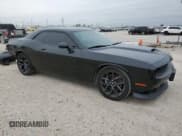 ✅ 2022 Dodge Challenger R/T • VIN: 2C3CDZBT8NH143959 • Lot: 77912643. Wystawiony na Copart z przebiegiem 23 712 mil. Bezpłatny archiwum sprzedaży aukcyjnych z USA i szczegółowy raport historii pojazdu na DreamBid. Zdjęcie 4.