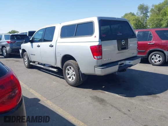 ✅ 2006 Nissan Titan SE • VIN: 1N6AA07B56N557830 • Lot: 43134065. Wystawiony na IAAI z przebiegiem 163 331 mil. Bezpłatny archiwum sprzedaży aukcyjnych z USA i szczegółowy raport historii pojazdu na DreamBid. Zdjęcie 3.