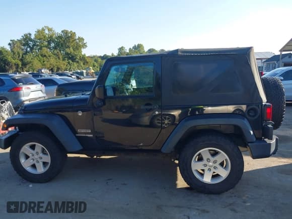 ✅ 2018 Jeep Wrangler Sport S • VIN: 1C4GJWAG2JL832269 • Lot: 43171178. Listed on IAAI with 54,196 mi. Free auction sales archive from the USA and detailed vehicle history report at DreamBid. Image 15.
