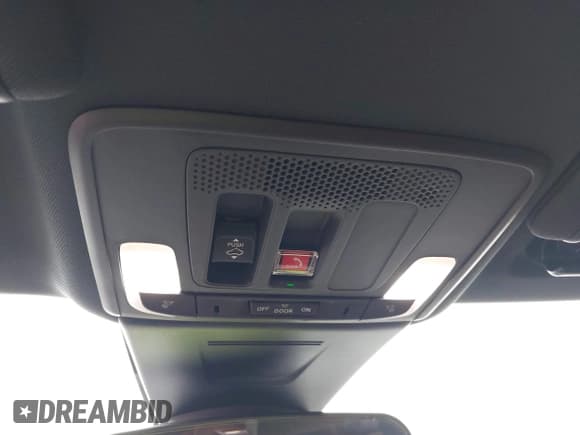 ✅ 2025 Honda Civic Si • VIN: 2HGFE1E57SH475215 • Лот: 42360137. Опубликован ранее на IAAI с пробегом 4 555 миль. Бесплатный доступ к архиву аукционных продаж из США и подробный отчёт об истории автомобиля на DreamBid. Изображение 18.