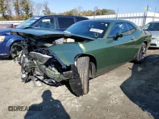 ✅ 2022 Dodge Challenger R/T • VIN: 2C3CDZBT0NH135774 • Lot: 66139672. Wystawiony na Copart z przebiegiem 9 186 mil. Bezpłatny archiwum sprzedaży aukcyjnych z USA i szczegółowy raport historii pojazdu na DreamBid. Zdjęcie 2.
