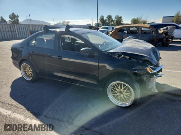 ✅ 2014 Volkswagen Jetta • VIN: 3VW1K7AJ8EM437566 • Lot: 89885275. Wystawiony na Copart z przebiegiem Nie podano. Bezpłatny archiwum sprzedaży aukcyjnych z USA i szczegółowy raport historii pojazdu na DreamBid. Zdjęcie 4.