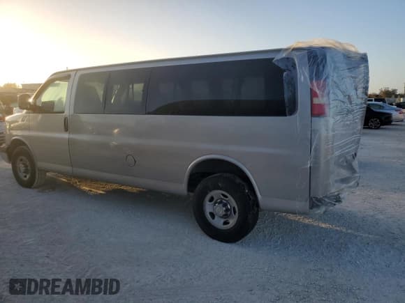 ✅ 2008 Chevrolet Express Passenger • VIN: 1GAHG39K181202980 • Lot: 77233854. Listed on Copart with Not provided. Free auction sales archive from the USA and detailed vehicle history report at DreamBid. Image 2.