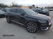 ✅ 2019 Lincoln Nautilus Reserve • VIN: 2LMPJ6LP0KBL21979 • Lot: 82809534. Wystawiony na Copart z przebiegiem Nie podano. Bezpłatny archiwum sprzedaży aukcyjnych z USA i szczegółowy raport historii pojazdu na DreamBid. Zdjęcie 4.