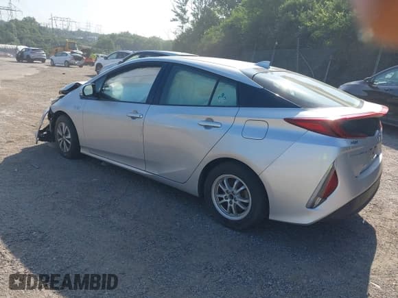 ✅ 2017 Toyota Prius Plus • VIN: JTDKARFP0H3000816 • Lot: 42914269. Wystawiony na IAAI z przebiegiem 68 570 mil. Bezpłatny archiwum sprzedaży aukcyjnych z USA i szczegółowy raport historii pojazdu na DreamBid. Zdjęcie 3.