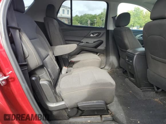 ✅ 2019 Chevrolet Traverse LT Cloth • VIN: 1GNEVGKW8KJ270776 • Lot: 71406024. Wystawiony na Copart z przebiegiem 85 523 mil. Bezpłatny archiwum sprzedaży aukcyjnych z USA i szczegółowy raport historii pojazdu na DreamBid. Zdjęcie 11.