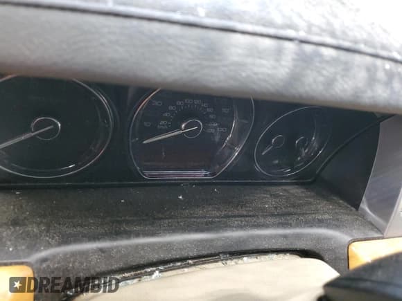 ✅ 2010 Lincoln MKS • VIN: 1LNHL9DR3AG614827 • Lot: 62891885. Wystawiony na Copart z przebiegiem Nie podano. Bezpłatny archiwum sprzedaży aukcyjnych z USA i szczegółowy raport historii pojazdu na DreamBid. Zdjęcie 9.