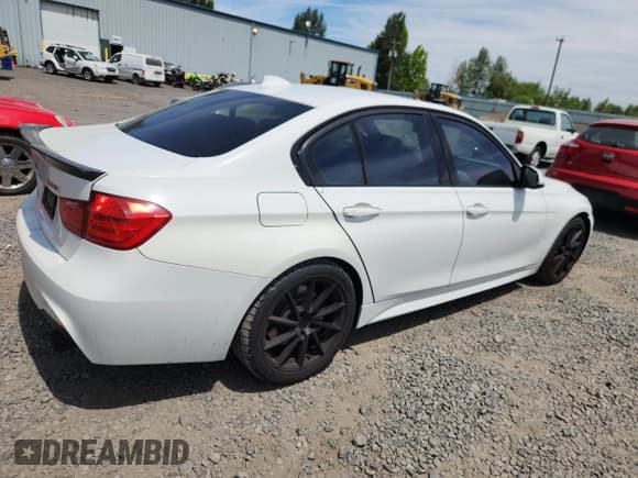 ✅ 2013 BMW 3 Series 335i • VIN: WBA3A9C59DF477158 • Lot: 61975015. Listed on Copart with 109,516 mi. Free auction sales archive from the USA and detailed vehicle history report at DreamBid. Image 3.