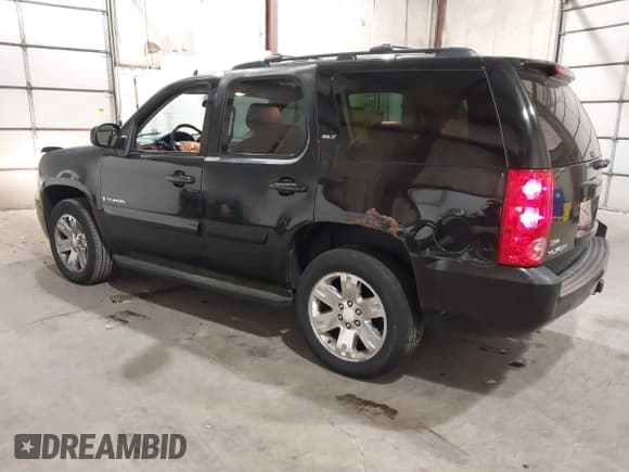 ✅ 2008 GMC Yukon SLT 4SB • VIN: 1GKFK13038R120506 • Лот: 43815971. Опубликован ранее на IAAI с пробегом 178 333 миль. Бесплатный доступ к архиву аукционных продаж из США и подробный отчёт об истории автомобиля на DreamBid. Изображение 3.
