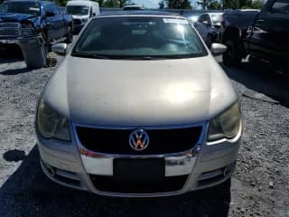 ✅ 2009 Volkswagen Eos Komfort • VIN: WVWBA71F59V015935 • Lot: 87113725. Wystawiony na Copart z przebiegiem 151 325 mil. Bezpłatny archiwum sprzedaży aukcyjnych z USA i szczegółowy raport historii pojazdu na DreamBid. Zdjęcie 5.