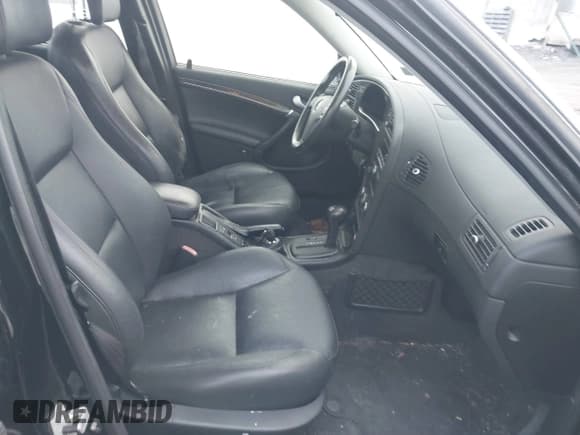 ✅ 2009 Saab 9-5 • VIN: YS3ED49G393501356 • Lot: 43728963. Wystawiony na IAAI z przebiegiem 166 239 mil. Bezpłatny archiwum sprzedaży aukcyjnych z USA i szczegółowy raport historii pojazdu na DreamBid. Zdjęcie 5.