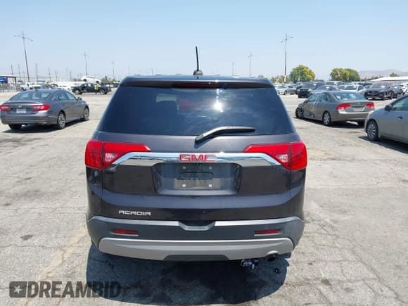 ✅ 2017 GMC Acadia SLE • VIN: 1GKKNKLA7HZ258392 • Lot: 42598187. Wystawiony na IAAI z przebiegiem 128 014 mil. Bezpłatny archiwum sprzedaży aukcyjnych z USA i szczegółowy raport historii pojazdu na DreamBid. Zdjęcie 17.