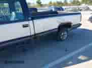 ✅ 1989 Chevrolet Silverado 1500 • VIN: 1GCDC14K8KE108642 • Lot: 43461941. Wystawiony na IAAI z przebiegiem 182 332 mil. Bezpłatny archiwum sprzedaży aukcyjnych z USA i szczegółowy raport historii pojazdu na DreamBid. Zdjęcie 6.