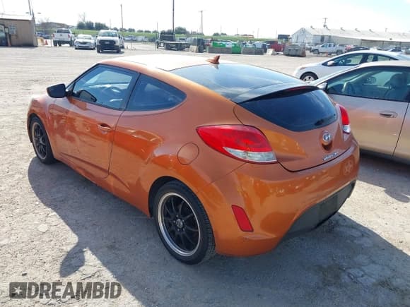 ✅ 2015 Hyundai Veloster • VIN: KMHTC6AD2FU224151 • Lot: 41280466. Wystawiony na IAAI z przebiegiem 201 271 mil. Bezpłatny archiwum sprzedaży aukcyjnych z USA i szczegółowy raport historii pojazdu na DreamBid. Zdjęcie 3.