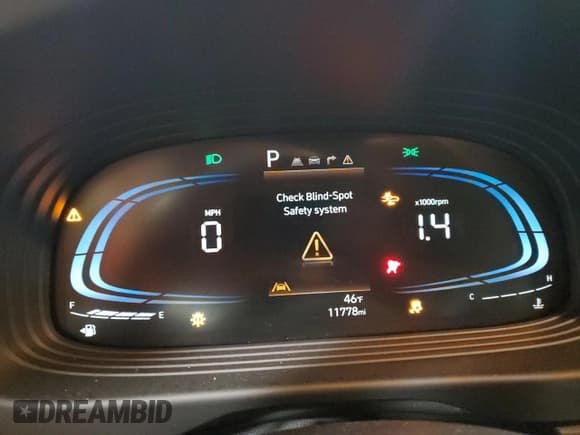 ✅ 2023 Hyundai Venue SEL • VIN: KMHRC8A33PU278508 • Lot: 52345735. Listed on Copart with 11,778 mi. Free auction sales archive from the USA and detailed vehicle history report at DreamBid. Image 9.