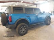 ✅ 2021 Ford Bronco • VIN: 1FMDE5BH3MLA79442 • Lot: 43327135. Wystawiony na IAAI z przebiegiem 44 767 mil. Bezpłatny archiwum sprzedaży aukcyjnych z USA i szczegółowy raport historii pojazdu na DreamBid. Zdjęcie 4.