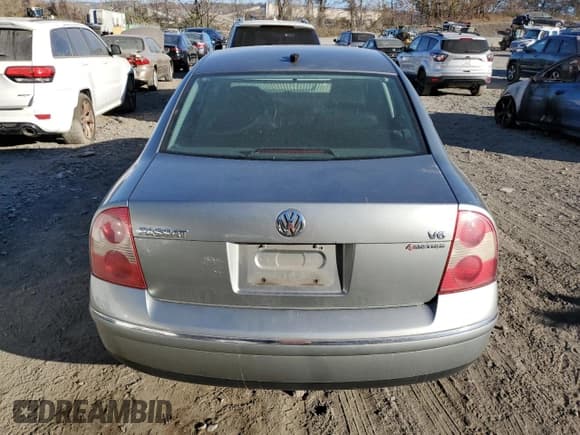 ✅ 2004 Volkswagen Passat GLX • VIN: WVWTH63B24P190855 • Lot: 79861874. Listed on Copart with 239,398 mi. Free auction sales archive from the USA and detailed vehicle history report at DreamBid. Image 6.