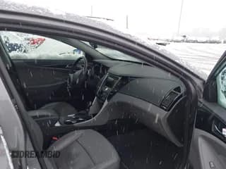 ✅ 2013 Hyundai Sonata SE • VIN: 5NPEC4AB4DH614417 • Лот: 43662555. Опубликован ранее на IAAI с пробегом 189 152 миль. Бесплатный доступ к архиву аукционных продаж из США и подробный отчёт об истории автомобиля на DreamBid. Изображение 5.