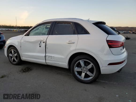 ✅ 2015 Audi Q3 Premium Plus • VIN: WA1EFCFS1FR005365 • Лот: 92708605. Опубликован ранее на Copart с пробегом Не указан. Бесплатный доступ к архиву аукционных продаж из США и подробный отчёт об истории автомобиля на DreamBid. Изображение 2.
