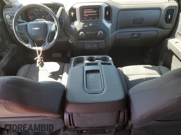 ✅ 2022 Chevrolet Silverado 1500 Custom • VIN: 3GCPDBEK7NG524015 • Lot: 61670805. Wystawiony na Copart z przebiegiem 24 733 mil. Bezpłatny archiwum sprzedaży aukcyjnych z USA i szczegółowy raport historii pojazdu na DreamBid. Zdjęcie 8.