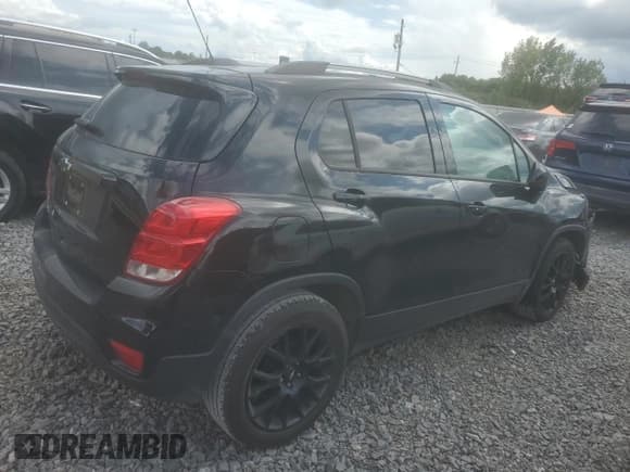 ✅ 2022 Chevrolet Trax LT • VIN: KL7CJLSMXNB563609 • Lot: 68684865. Listed on Copart with 28,448 mi. Free auction sales archive from the USA and detailed vehicle history report at DreamBid. Image 3.