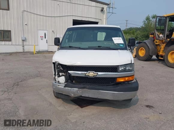 ✅ 2018 Chevrolet Express Cargo • VIN: 1GCWGAFG3J1908664 • Lot: 42523626. Listed on IAAI with 100,034 mi. Free auction sales archive from the USA and detailed vehicle history report at DreamBid. Image 12.