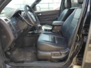 ✅ 2010 Ford Escape Limited • VIN: 1FMCU9EG2AKD44684 • Lot: 58404725. Wystawiony na Copart z przebiegiem 109 826 mil. Bezpłatny archiwum sprzedaży aukcyjnych z USA i szczegółowy raport historii pojazdu na DreamBid. Zdjęcie 7.