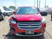 ✅ 2017 Ford Escape SE • VIN: 1FMCU9GD2HUD27367 • Lot: 42266185. Wystawiony na IAAI z przebiegiem 108 575 mil. Bezpłatny archiwum sprzedaży aukcyjnych z USA i szczegółowy raport historii pojazdu na DreamBid. Zdjęcie 12.