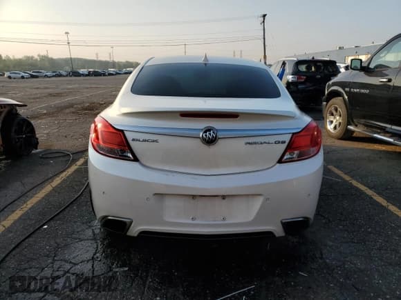 ✅ 2013 Buick Regal GS • VIN: 2G4GV5GV9D9231291 • Lot: 68926165. Listed on Copart with 171,236 mi. Free auction sales archive from the USA and detailed vehicle history report at DreamBid. Image 6.