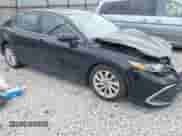 2021 Toyota Camry LE z VIN 4T1C11BK7MU036762, wystawiony jako IAAI lot #42247569 z przebiegiem Nie podano mil oraz . Historia ofert i sprzedaży dostępna na DreamBid. Obrazek 1.