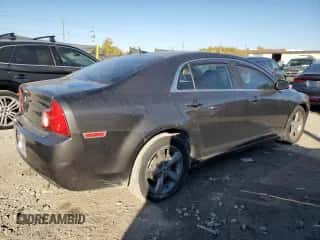 2011 Chevrolet Malibu 1LT z VIN 1G1ZC5E10BF255141, wystawiony jako Copart lot #90929315 z przebiegiem 68 152 mil mil oraz Czysty tytuł • Clean title. Historia ofert i sprzedaży dostępna na DreamBid. Obrazek 3.