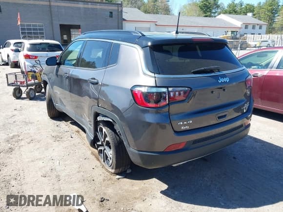 ✅ 2023 Jeep Compass Limited • VIN: 3C4NJDCN5PT505787 • Лот: 42145902. Опубликован ранее на IAAI с пробегом 12 302 миль. Бесплатный доступ к архиву аукционных продаж из США и подробный отчёт об истории автомобиля на DreamBid. Изображение 3.