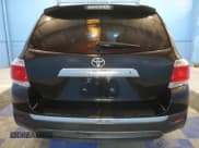 ✅ 2013 Toyota Highlander SE • VIN: 5TDZK3EH8DS133903 • Лот: 86811715. Опубликован ранее на Copart с пробегом 214 200 миль. Бесплатный доступ к архиву аукционных продаж из США и подробный отчёт об истории автомобиля на DreamBid. Изображение 6.