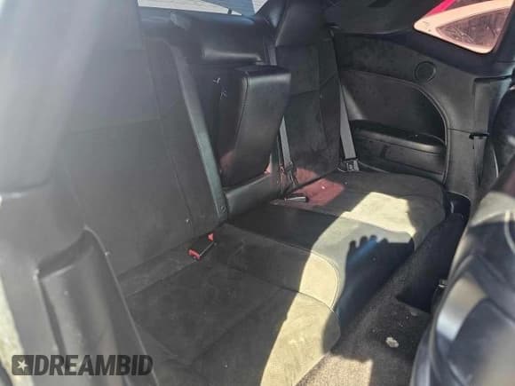 ✅ 2017 Dodge Challenger T/A 392 • VIN: 2C3CDZFJ7HH601309 • Lot: 82846314. Wystawiony na Copart z przebiegiem 97 974 mil. Bezpłatny archiwum sprzedaży aukcyjnych z USA i szczegółowy raport historii pojazdu na DreamBid. Zdjęcie 6.