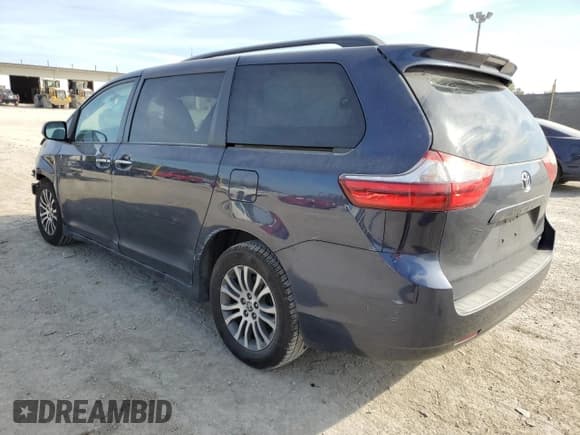 ✅ 2020 Toyota Sienna XLE • VIN: 5TDYZ3DC4LS063506 • Лот: 84589065. Опубликован ранее на Copart с пробегом 96 264 миль. Бесплатный доступ к архиву аукционных продаж из США и подробный отчёт об истории автомобиля на DreamBid. Изображение 2.