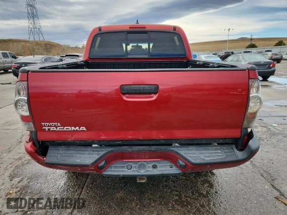 ✅ 2015 Toyota Tacoma • VIN: 3TMLU4EN7FM174537 • Лот: 90461335. Опубликован ранее на Copart с пробегом 166 919 миль. Бесплатный доступ к архиву аукционных продаж из США и подробный отчёт об истории автомобиля на DreamBid. Изображение 6.