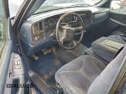 ✅ 1999 GMC Sierra 1500 SLE • VIN: 2GTEC19T5X1511041 • Lot: 95485885. Wystawiony na Copart z przebiegiem 272 118 mil. Bezpłatny archiwum sprzedaży aukcyjnych z USA i szczegółowy raport historii pojazdu na DreamBid. Zdjęcie 8.