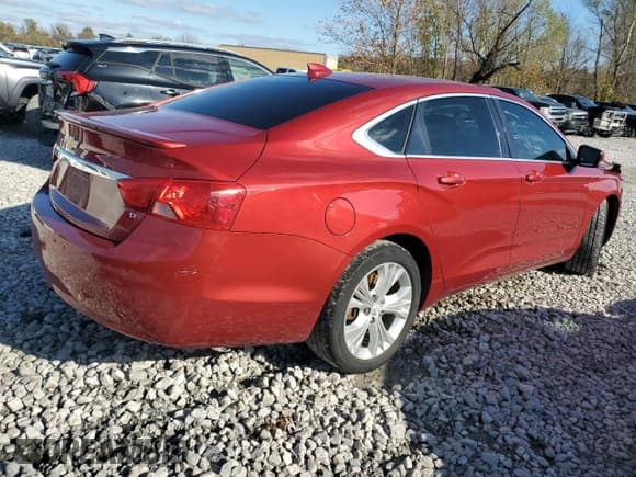 ✅ 2015 Chevrolet Impala LT • VIN: 2G1125S3XF9239548 • Лот: 79675184. Опубликован ранее на Copart с пробегом 227 183 миль. Бесплатный доступ к архиву аукционных продаж из США и подробный отчёт об истории автомобиля на DreamBid. Изображение 3.