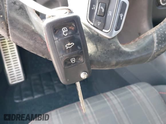 ✅ 2012 Volkswagen Golf GTI w/Conv & Sunroof • VIN: WVWEV7AJ2CW259338 • Lot: 42123333. Listed on IAAI with 121,365 mi. Free auction sales archive from the USA and detailed vehicle history report at DreamBid. Image 11.