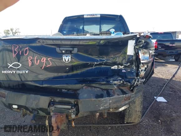 2006 Dodge 3500 SLT z VIN 3D7LX38C06G173083, wystawiony jako IAAI lot #40812972 z przebiegiem Nie podano mil oraz . Historia ofert i sprzedaży dostępna na DreamBid. Obrazek 6.