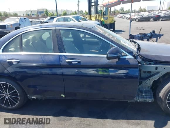 ✅ 2021 Mercedes-Benz C 300 • VIN: W1KWF8DB3MR608038 • Лот: 42683583. Опубликован ранее на IAAI с пробегом 28 655 миль. Бесплатный доступ к архиву аукционных продаж из США и подробный отчёт об истории автомобиля на DreamBid. Изображение 13.