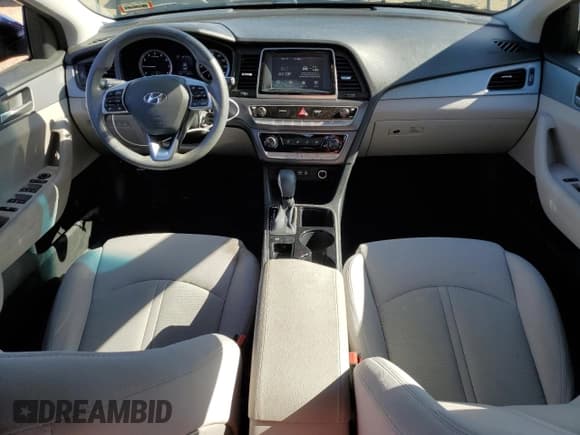 ✅ 2018 Hyundai Sonata SE • VIN: 5NPE24AF2JH721127 • Лот: 85508435. Опубликован ранее на Copart с пробегом 69 530 миль. Бесплатный доступ к архиву аукционных продаж из США и подробный отчёт об истории автомобиля на DreamBid. Изображение 8.