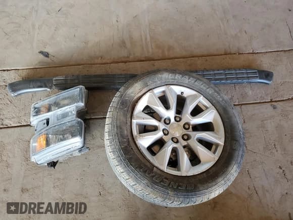 ✅ 2021 Chevrolet Silverado 1500 Custom • VIN: 1GCRWBEK7MZ366602 • Lot: 79965274. Wystawiony na Copart z przebiegiem 62 679 mil. Bezpłatny archiwum sprzedaży aukcyjnych z USA i szczegółowy raport historii pojazdu na DreamBid. Zdjęcie 14.