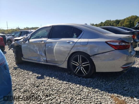 ✅ 2017 Honda Accord Touring • VIN: 1HGCR3F96HA011201 • Лот: 82240645. Опубликован ранее на Copart с пробегом 64 567 миль. Бесплатный доступ к архиву аукционных продаж из США и подробный отчёт об истории автомобиля на DreamBid. Изображение 2.