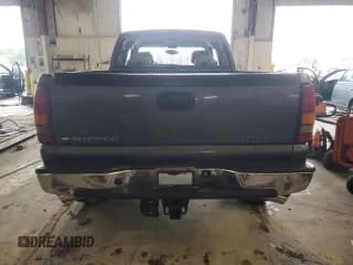 ✅ 2001 Chevrolet Silverado 1500 LT • VIN: 1GCEK19T71E172100 • Лот: 71297164. Опубликован ранее на Copart с пробегом 288 367 миль. Бесплатный доступ к архиву аукционных продаж из США и подробный отчёт об истории автомобиля на DreamBid. Изображение 6.
