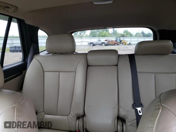 ✅ 2011 Hyundai Santa Fe Limited • VIN: 5XYZKDAG4BG089007 • Lot: 62738704. Listed on Copart with 198,677 mi. Free auction sales archive from the USA and detailed vehicle history report at DreamBid. Image 10.