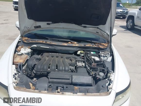 ✅ 2010 Volvo V50 • VIN: YV1382MW3A2555105 • Lot: 42811058. Listed on IAAI with 169,319 mi. Free auction sales archive from the USA and detailed vehicle history report at DreamBid. Image 10.